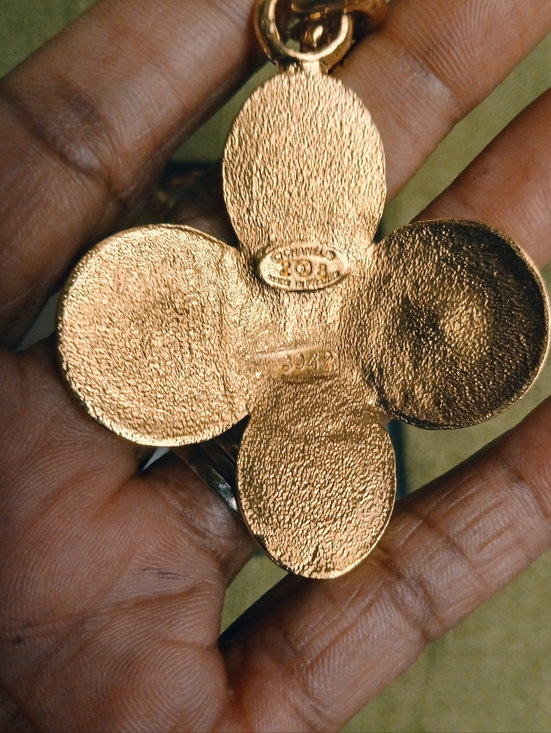 CHANEL CC Logo Cross Vintage Necklace 29" Gold Tone 28 - Picture 3 of 3